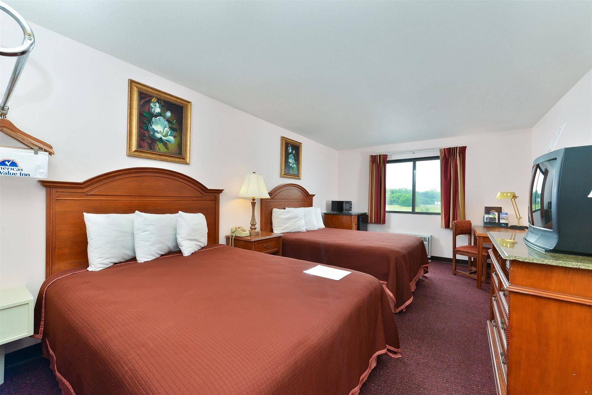 Ramada By Wyndham Effingham Hotel Eksteriør billede